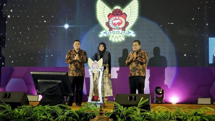 Ketua Dekranasda Kota Kediri Ferry Silviana Abdullah Abu Bakar melaunching Pelatihan Keterampilan dan Kewirausahaan tahun 2023.