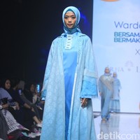 Fashion show koleksi Irna Laperle dari Irna Mutiara di Muffest 2023. Foto: Mohammad Abduh/Wolipop.  