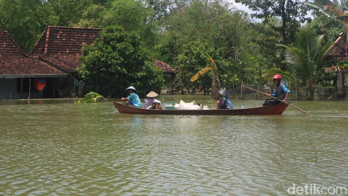 Kondisi banjir di Desa Ngastorejo Kecamatan Jakenan, Kabupaten Pati, Rabu (8/3/2023).