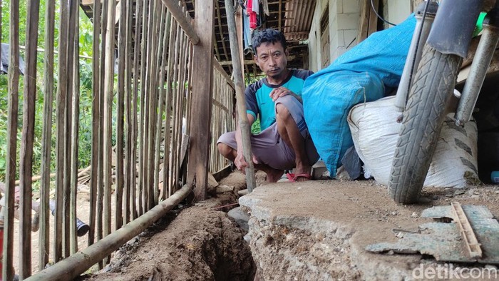Kondisi rumah warga Pacitan terkena tanah gerak