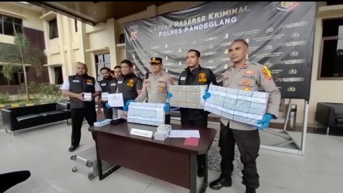 Konferensi pers polisi di Pandeglang (Aris-detikcom)