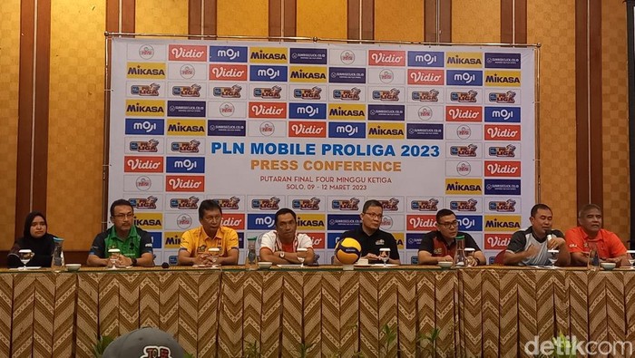 Konferensi pers seri ketiga Final Four PLN Mobile Proliga 2023, di Hotel Novotel, Solo, Rabu (8/3/2023).