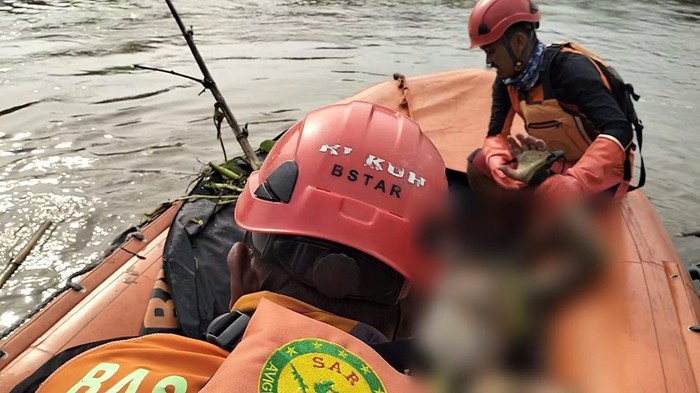 Korban hanyut pladu bendungan tulungagung