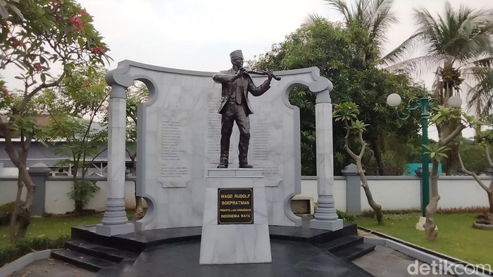 Makam WR Supratman Surabaya