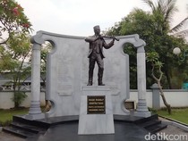 9 Lagu Karya WR Supratman dan Liriknya