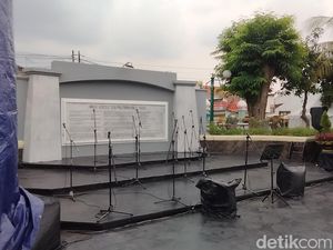 Pelajar Surabaya Akan Nyanyi Indonesia Raya via Zoom di Makam WR Supratman