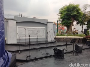 Pelajar Surabaya Akan Nyanyi Indonesia Raya via Zoom di Makam WR Supratman
