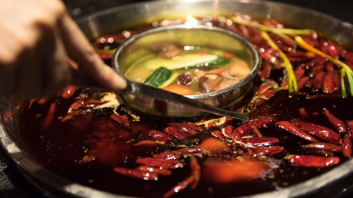 7 Makanan Terpedas di Dunia yang Bisa Bikin Pingsan, Berani Cicip?
