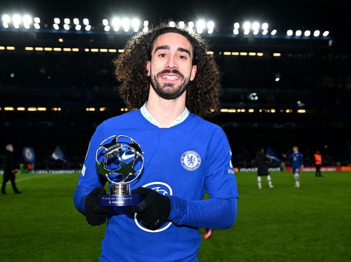 LONDON, ENGLAND - MARCH 07: Marc Cucurella of Chelsea poses for a photograph with the PlayStation Player of the Match award after the UEFA Champions League round of 16 leg two match between Chelsea FC and Borussia Dortmund at Stamford Bridge on March 07, 2023 in London, England. (Photo by Darren Walsh/Chelsea FC via Getty Images)