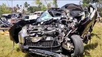 Mobil Pajero Sport yang ditumpangi Pj Bupati Aceh Timur, Mahyuddin sudah dievakuasi ke Polres Pidie Jaya. Kondisi mobil itu pun rusak parah. (Foto: Istimewa)