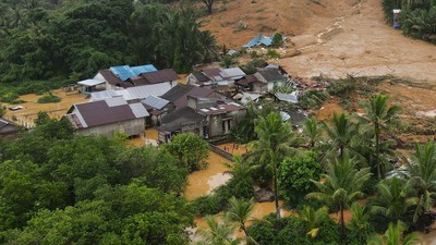 Ngeri! Begini Foto Udara Bencana Tanah Longsor di Natuna