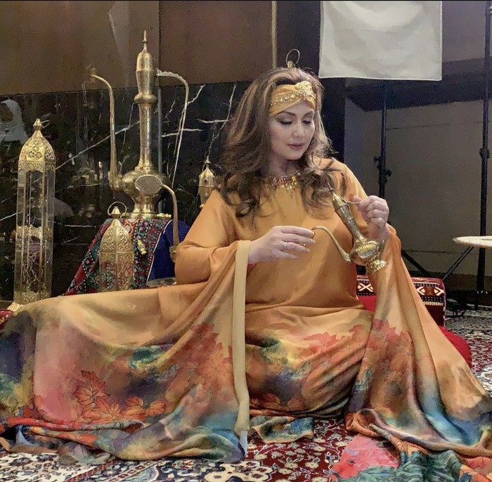 Nia Daniaty Hobi Makan di Resto hingga Nikmati Teh Turki