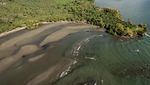Foto Udara Tumpahan Minyak yang Cemari Pantai di Filipina