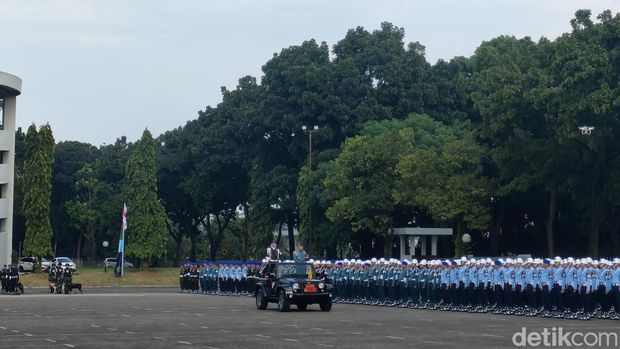 Panglima TNI Laksamana Yudo Margono menjadi inspektur upacara pembukaan Operasi Penegakan Ketertiban dan Yustisi Polisi Militer TNI Tahun Anggaran 2023. (Dwi Rahmawati/detikcom)