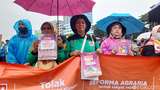 Buruh Demo di Depan DPR, Tuntut Wanita Diberi Ruang dalam Kebijakan Politik