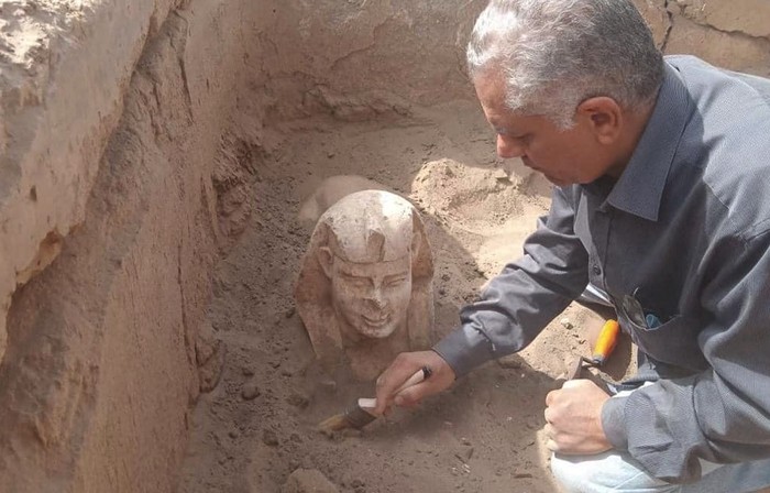 Patung sphinx yang diduga berwajah Kaisar Romawi Claudius.