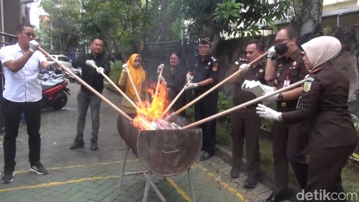 Pemusnahan BB di Kejari Lamongan