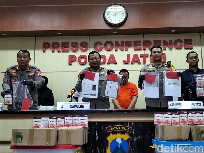 penampakan wahyu kenzo di mapolda jatim