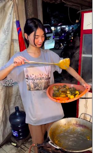 Penjual seafood cantik