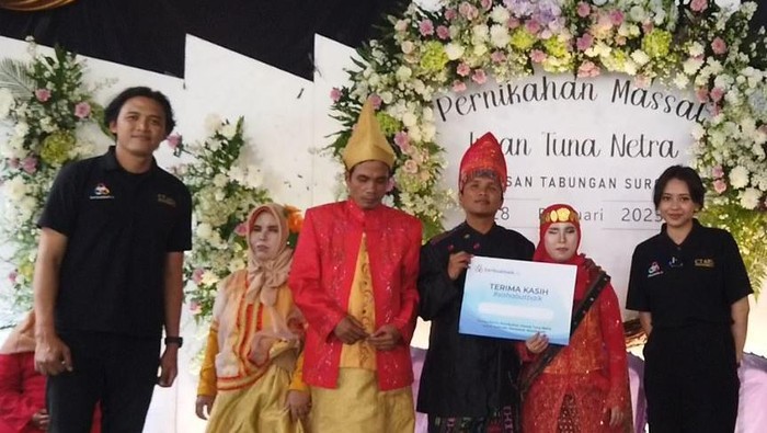 Pernikahan 15 pasangan tuna netra tidak mampu yang digagas Yayasan Tabungan Surga sukses digelar. Hal ini berkat dukungan donasi dari sahabat baik.