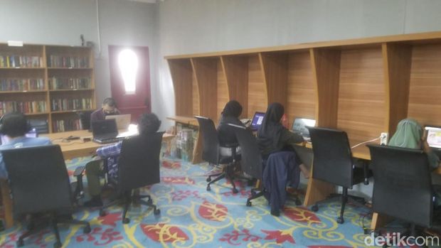 Perpustakaan di Bandung Creative Hub
