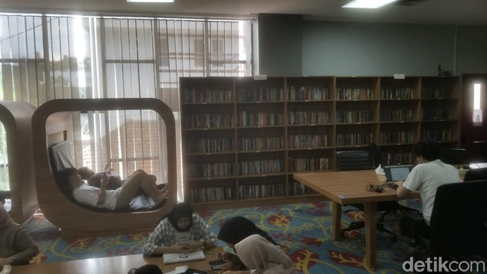 Perpustakaan di Bandung Creative Hub