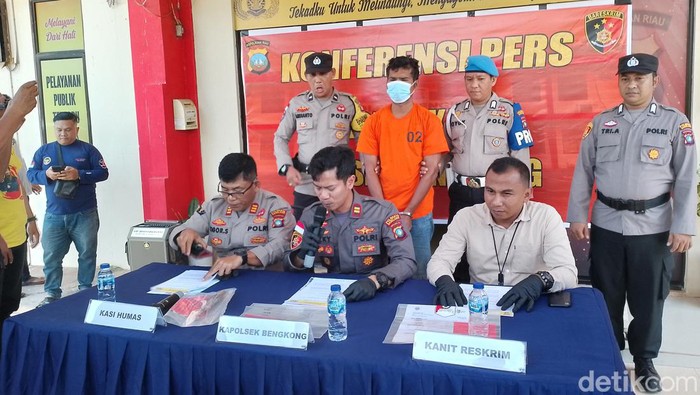 Polsek Bengkong menangkap pelaku penikaman tetangga di Batam (Alamudin Hamapu)