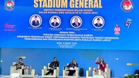 Rektor IPDN, Hadi Prabowo turut hadir memaparkan akan Strategi Kebijakan Pembangunan Daerah khususnya dalam hal Pencapaian Target Pertumbuhan Ekonomi Penurunan Tingkat Kemiskinan, Pengangguran Dan Penanganan Stunting serta masalah daerah lainnya.