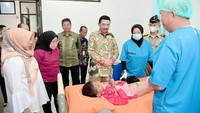 Pada kesempatan itu juga dilakukan sunat massal bagi masyarakat sekitar kampus yang membutuhkan dalam satu rangkaian Dies Natalies IPDN ke-67.