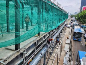 Potret Terkini Proyek Halte TransJakarta Gatot Subroto LIPI