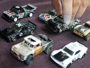 Raup Cuan dari Miniatur Mobil Balap, Dibanderol hingga Rp 2 juta