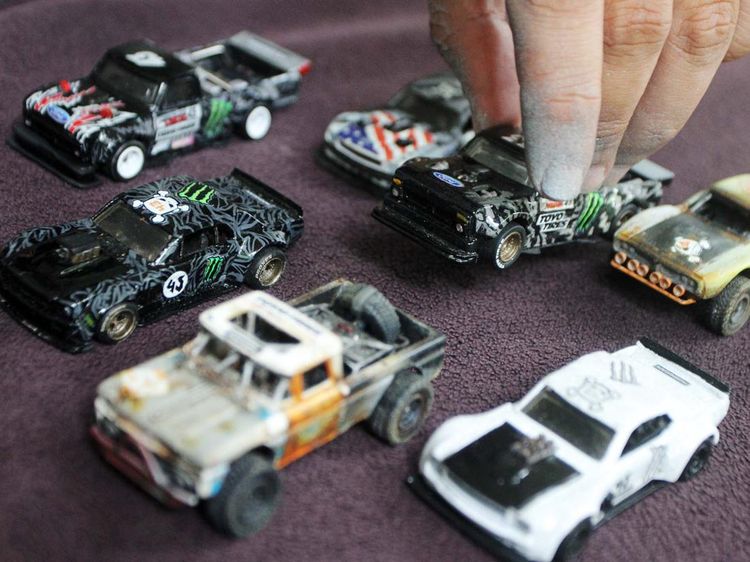 Raup Cuan dari Miniatur Mobil Balap, Dibanderol hingga Rp 2 juta