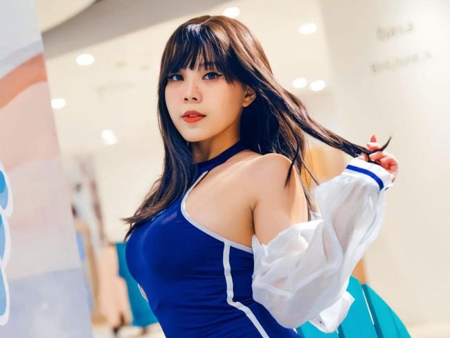 Demi Tampil Maksimal Sebagai Cosplayer Gravure Rie Airie Selalu