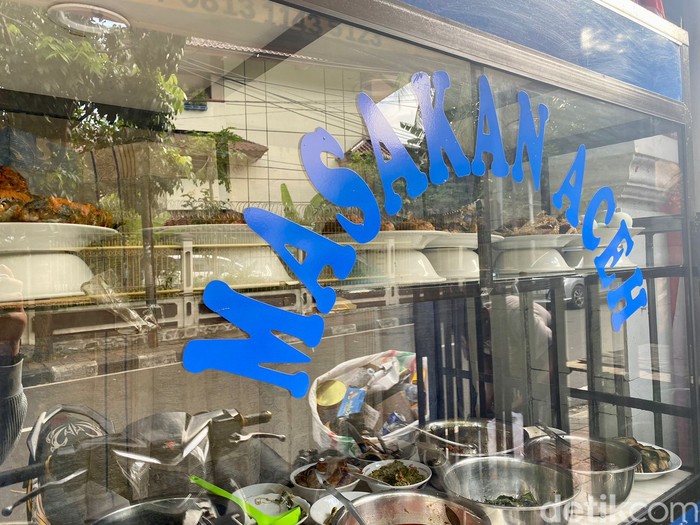 RM Cut Nyak: Nikmatnya Ayam Tangkap dan Kari Kambing Buatan Kak Pah