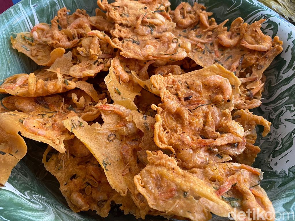 RM Cut Nyak: Nikmatnya Ayam Tangkap dan Kari Kambing Buatan Kak Pah