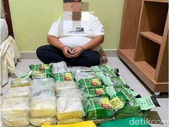 Seorang pria di Tanjung Balai, Sumut ditangkap karena bawa sabu dan ekstasi.