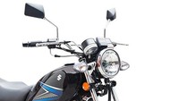 Penampilan Suzuki GS150 yang mirip dengan RX-King Master terlihat dari penggunaan spion yang berbentuk kotak. Foto: Suzuki