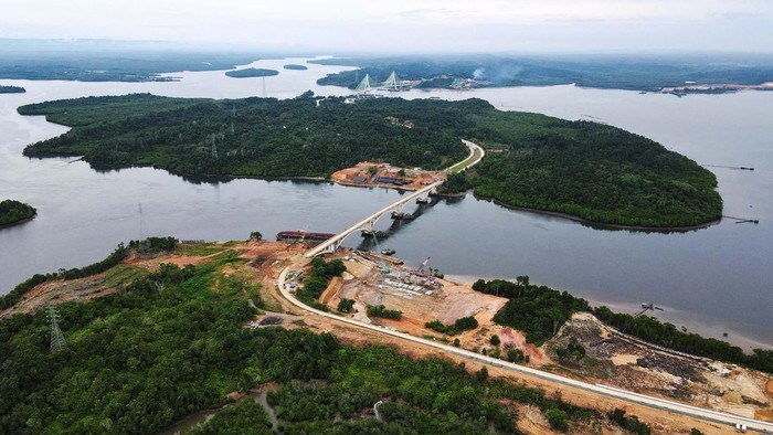 Tengok Penampakan dari Udara Proyek IKN Nusantara Pemerintah melalui Kementerian PUPR terus mempercepat pembangunan Ibu Kota Negara (IKN) Nusantara. Yuk tengok progres terkini proyek di Kalimantan Timur tersebut.