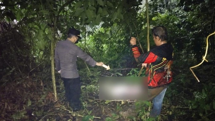 TKP penemuan mayat wanita bugil di hutan Doro, Pekalongan, Selasa (7/3/2023).