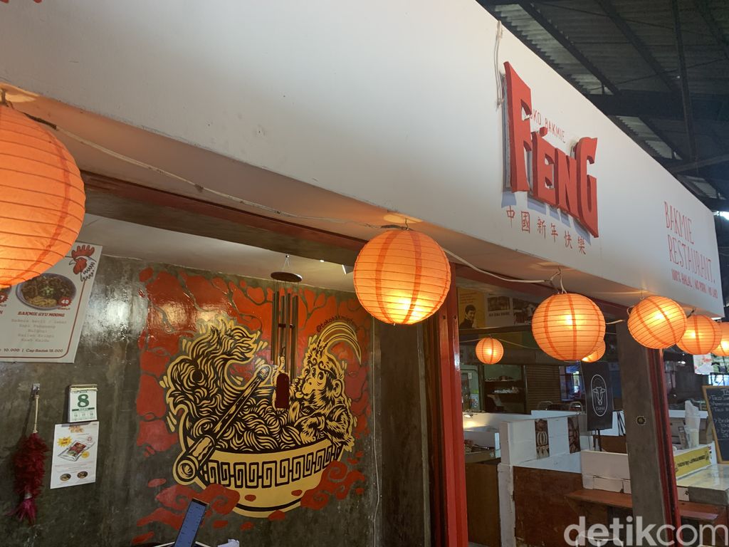 Toko Bakmie Feng di Pasar Cihapit, Kota Bandung.