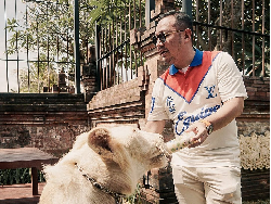 10 Gaya Mewah Wahyu Kenzo Sebelum Ditangkap, Kausnya LV Rp 17,8 Juta 10 Gaya Mewah Wahyu Kenzo Sebelum Ditangkap, Kausnya LV Rp 17,8 Juta