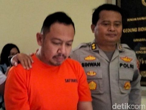 wahyu kenzo berbaju oren di mapolda jatim