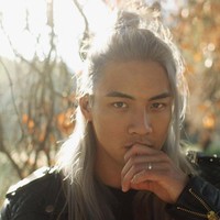 Kariernya sebagai pemeran pengganti atau stuntman sendiri dimulai ketika melihat celah untuk peran pria Asia. Pas pertama masuk ke karier ini, di US sempet nggak ada peran untuk cowok Asian, dan aku cuma mau main di entertainment.  Jadi aku ada temen yang main di film, dan dibilang kalau mau konsisten dan kerja lebih banyak, paling jadi stuntman dulu gitu dan kebetulan bisa adegan action-nya, jadi masuk aja untuk jadi stunt sebentar, cerita Yoshi Sudarso kepada detikHot saat ditemui di kawasan Transmedia, Tendean, Jakarta Selatan, Jumat (27/1/2023). Foto: Instagram Yoshi Sudarso