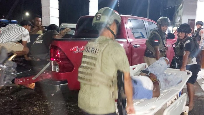 2 warga di Yahukimo diduga ditembak KKB dievakuasi ke rumah sakit.