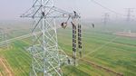 Aksi Teknisi di Atas Pembangkit Listrik Tenaga Nuklir Setinggi 70 Meter