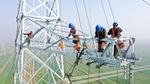 Aksi Teknisi di Atas Pembangkit Listrik Tenaga Nuklir Setinggi 70 Meter