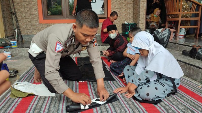 Anggota Polres Blora, Bripka Puguh.