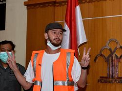 Apa Sanksi Hukum ke Turis Asing yang Ganggu Ketertiban?