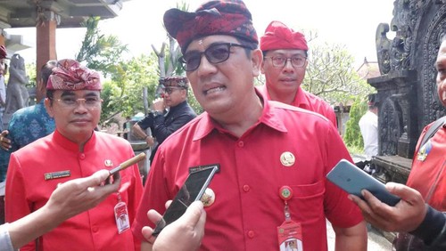 Bupati Tabanan I Komang Gede Sanjaya saat disinggung rencana penataan Danau Beratan usai menyampaikan LKPJ di DPRD Tabanan, Kamis (9/3/2023). (istimewa)