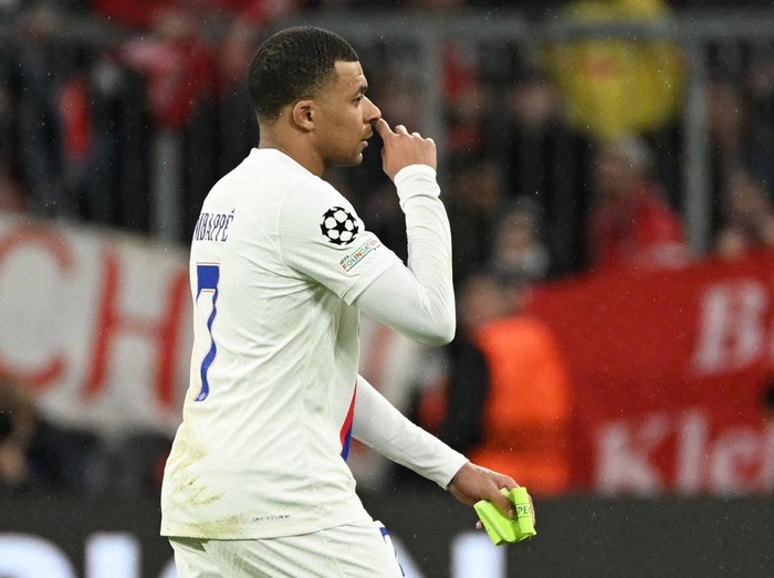 Soccer Football - Champions League - Round of 16 - Second Leg - Bayern Munich v Paris St Germain - Allianz Arena, Munich, Germany - March 8, 2023  Paris St Germain's Kylian Mbappe looks dejected after the match REUTERS/Angelika Warmuth